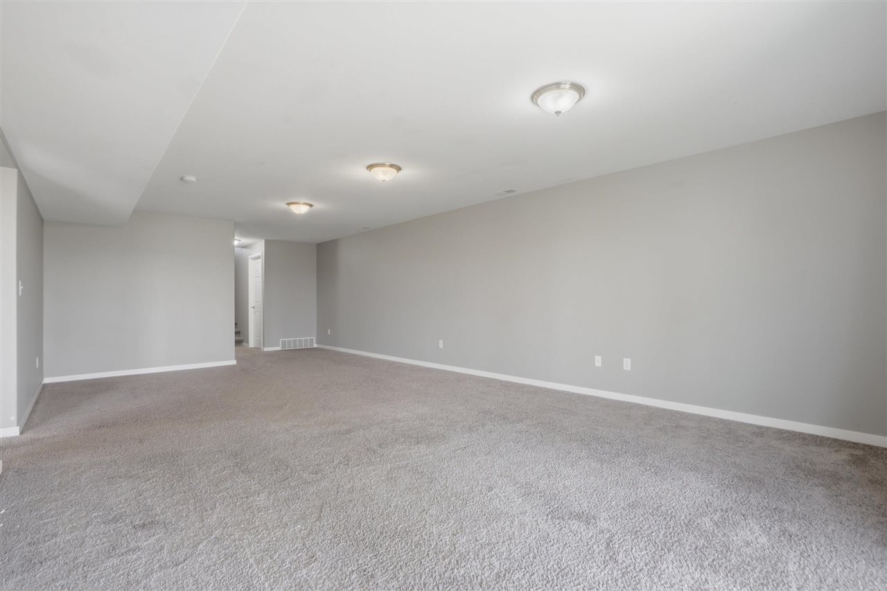 1127 Leann Circle North Liberty IA 52317