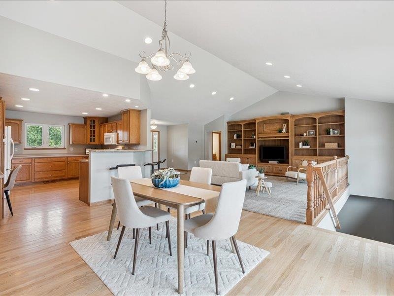 405 Linn Drive Palo IA 52324