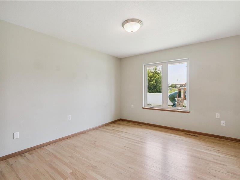 405 Linn Drive Palo IA 52324