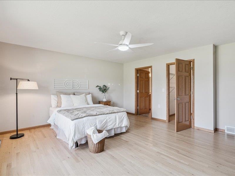 405 Linn Drive Palo IA 52324