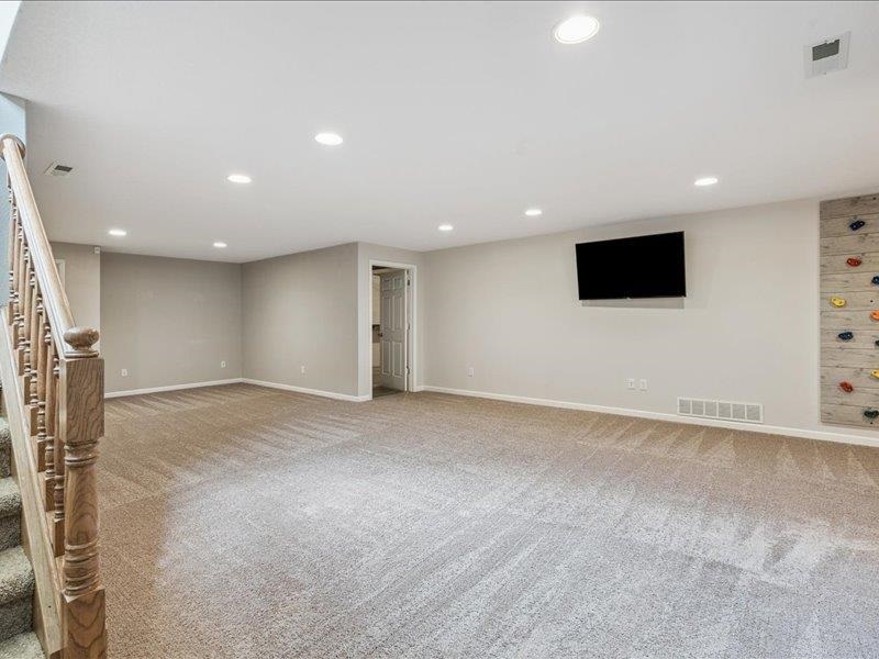 405 Linn Drive Palo IA 52324