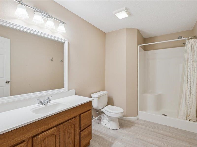 405 Linn Drive Palo IA 52324