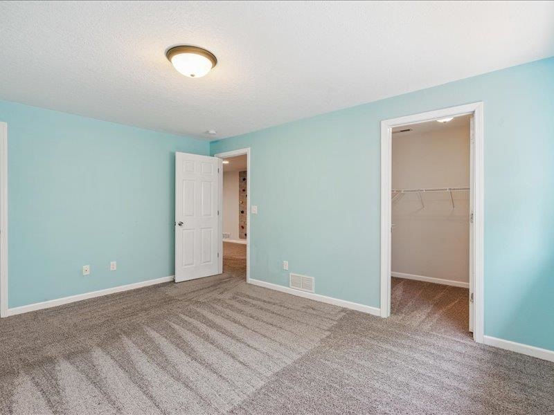 405 Linn Drive Palo IA 52324