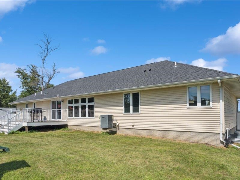 405 Linn Drive Palo IA 52324