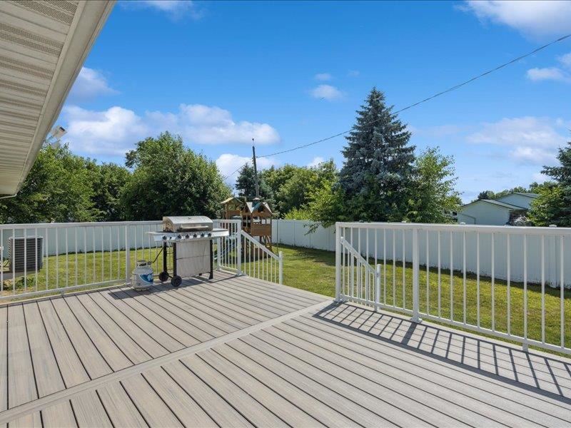 405 Linn Drive Palo IA 52324