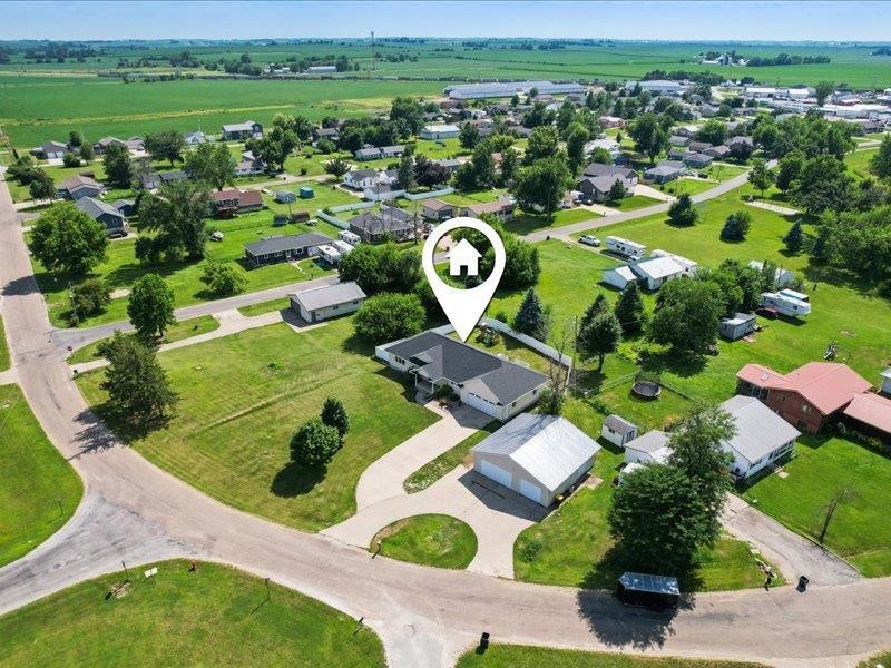 405 Linn Drive Palo IA 52324