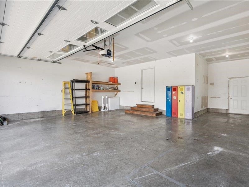 405 Linn Drive Palo IA 52324