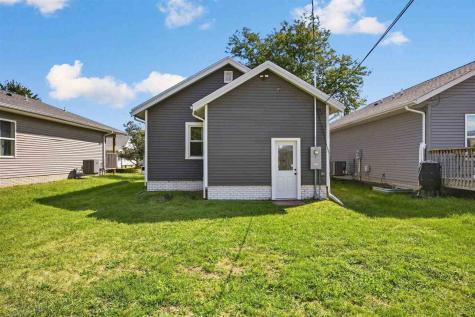 905 12th Street NE Cedar Rapids IA 52402