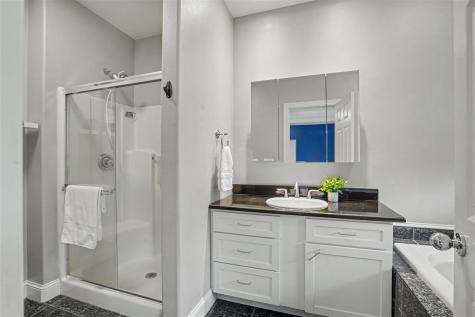5 E Dovetail Place Coralville IA 52241
