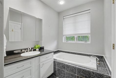 5 E Dovetail Place Coralville IA 52241