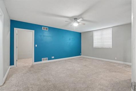 5 E Dovetail Place Coralville IA 52241