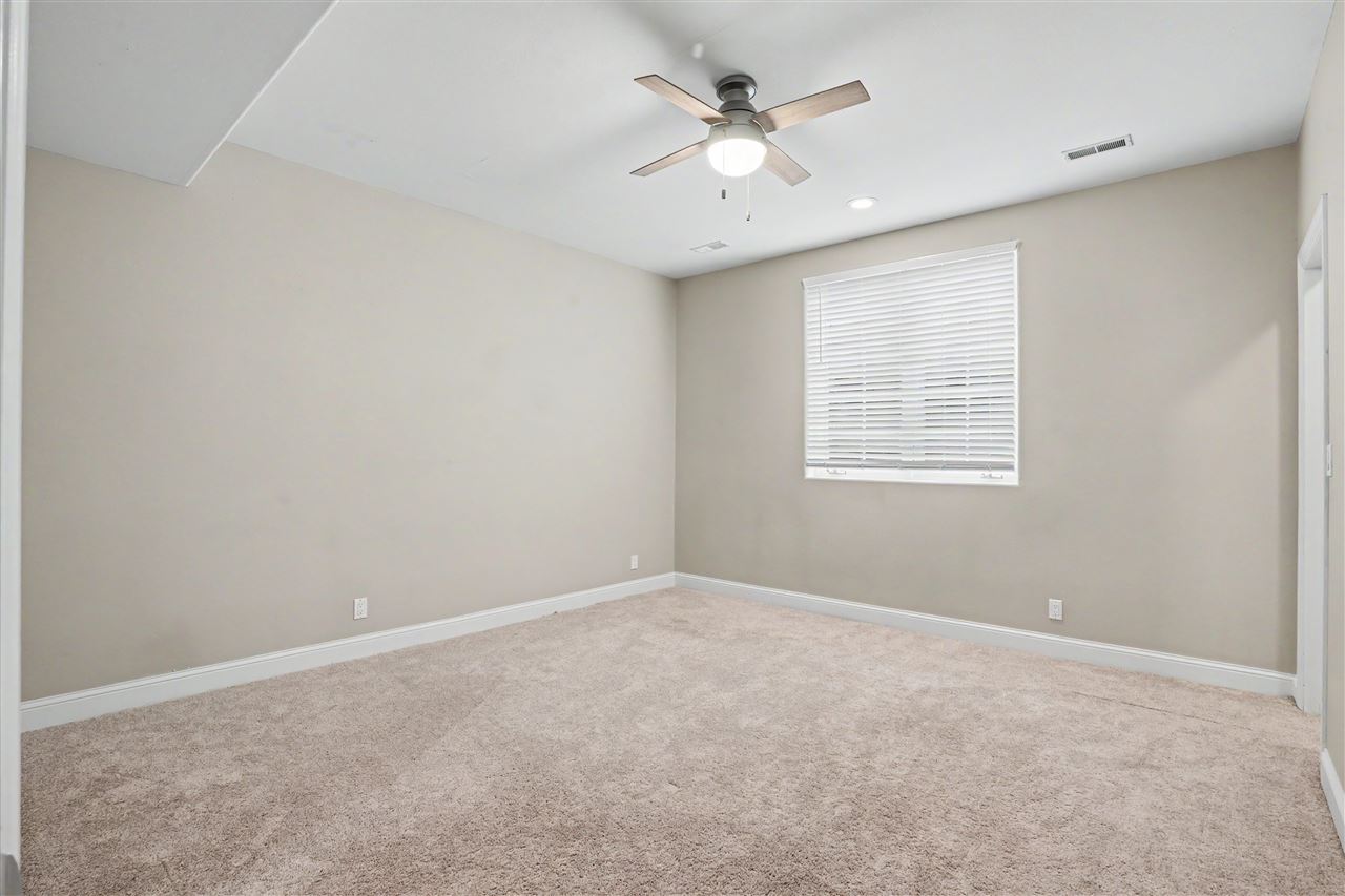 5 E Dovetail Place Coralville IA 52241
