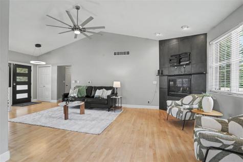 5 E Dovetail Place Coralville IA 52241