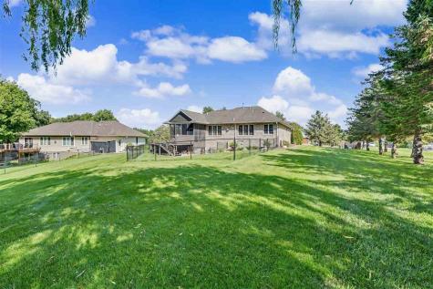 5 E Dovetail Place Coralville IA 52241