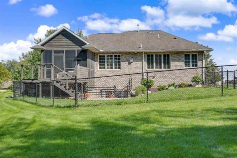 5 E Dovetail Place Coralville IA 52241