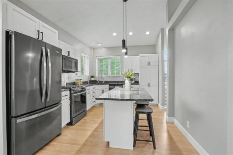 5 E Dovetail Place Coralville IA 52241