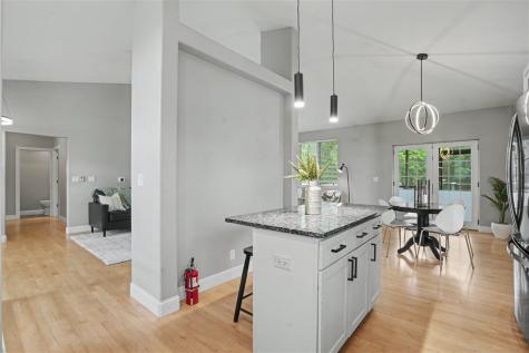 5 E Dovetail Place Coralville IA 52241