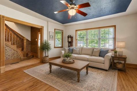 316 N Washington Street Wyoming IA 52362