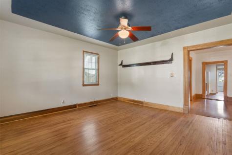 316 N Washington Street Wyoming IA 52362