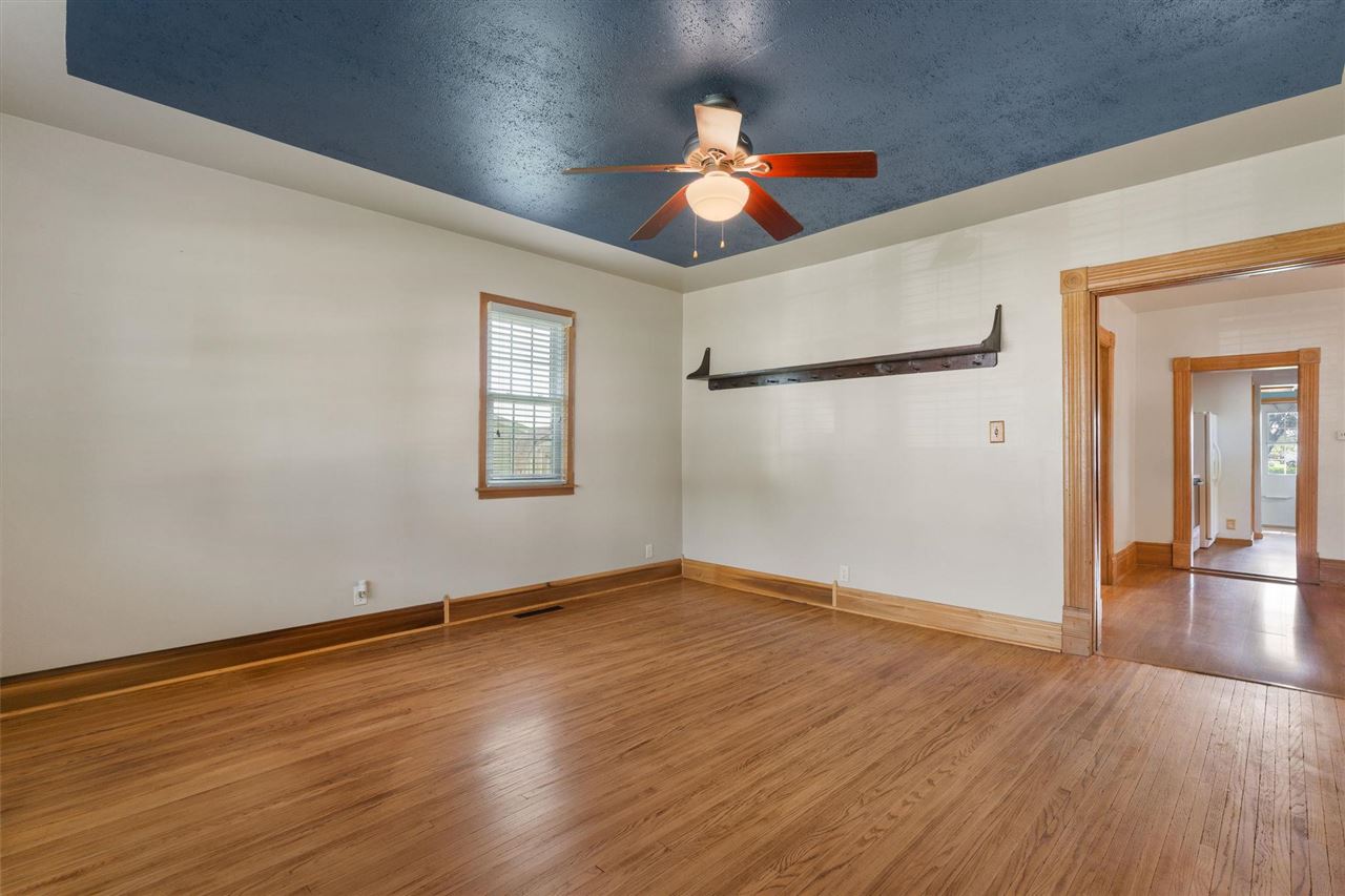316 N Washington Street Wyoming IA 52362