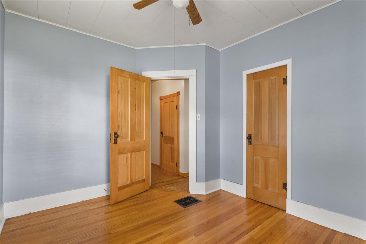 316 N Washington Street Wyoming IA 52362