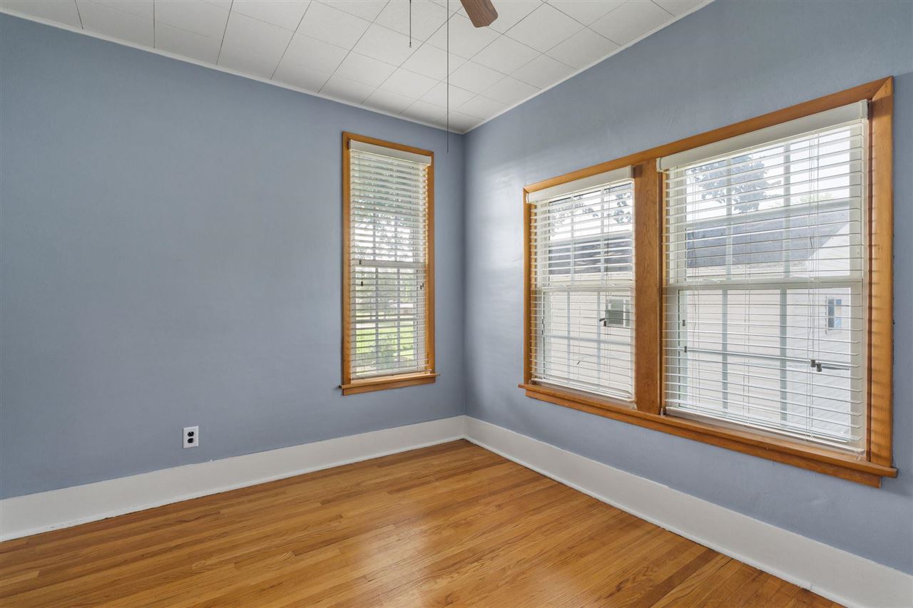 316 N Washington Street Wyoming IA 52362