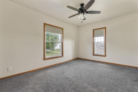 316 N Washington Street Wyoming IA 52362