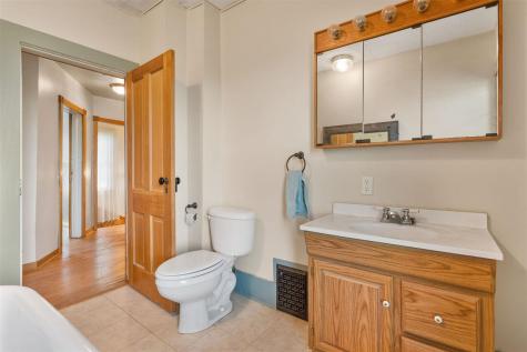 316 N Washington Street Wyoming IA 52362