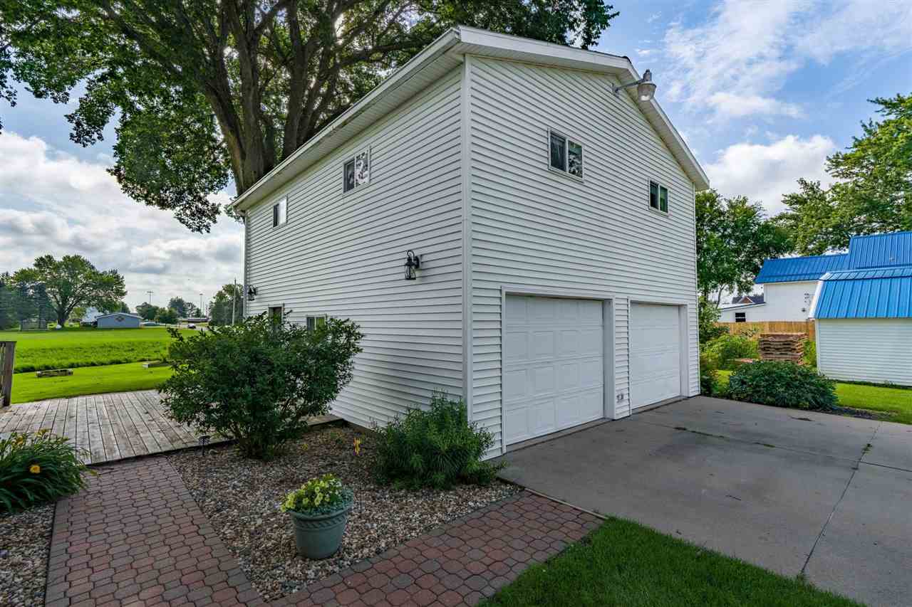 316 N Washington Street Wyoming IA 52362