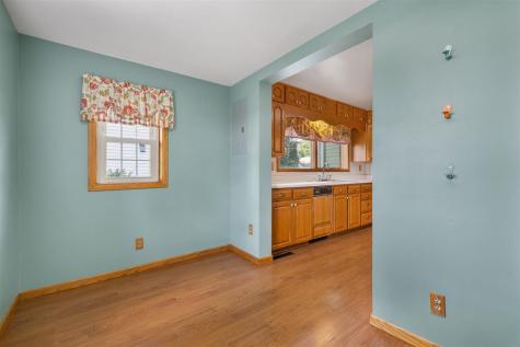 316 N Washington Street Wyoming IA 52362