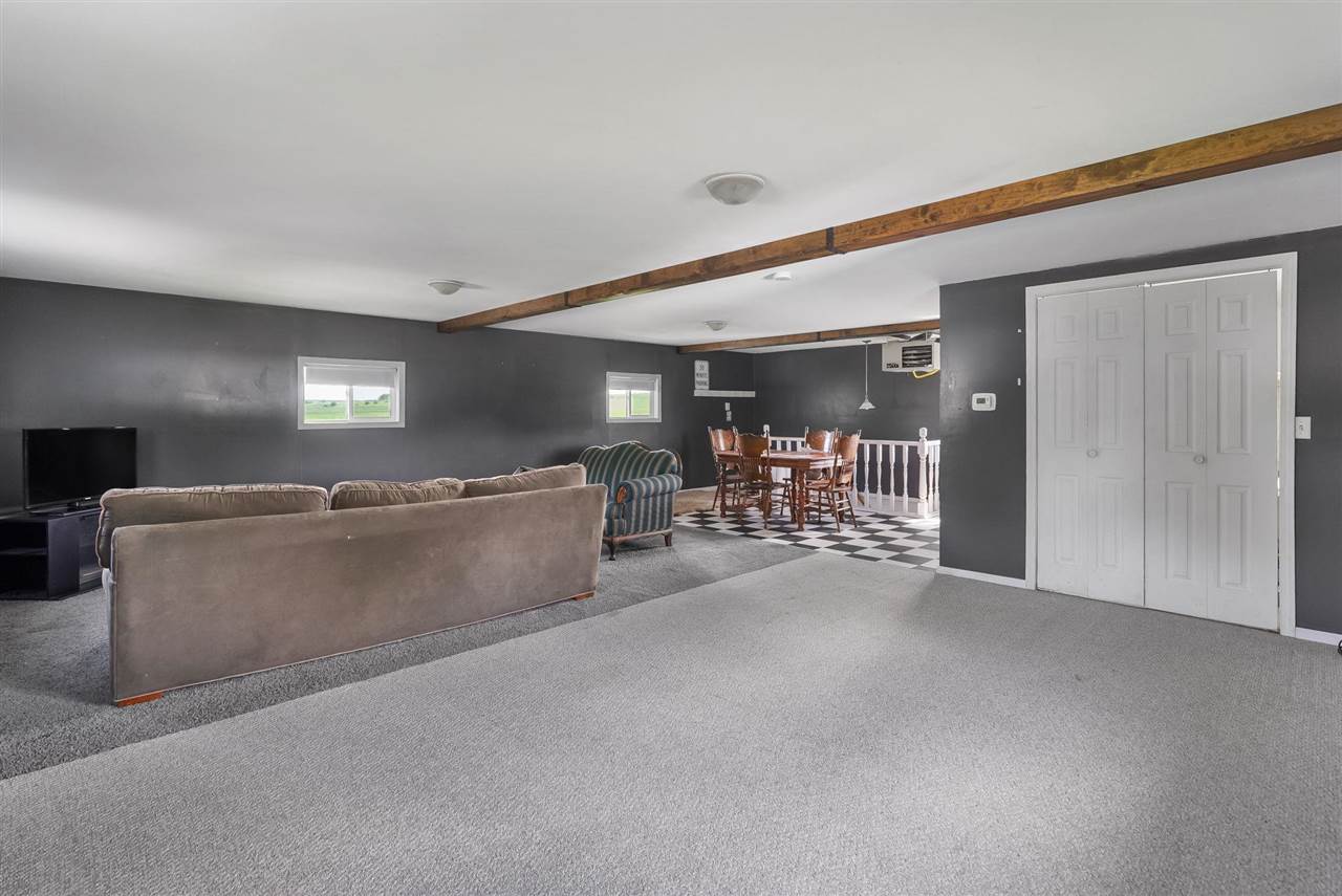 316 N Washington Street Wyoming IA 52362