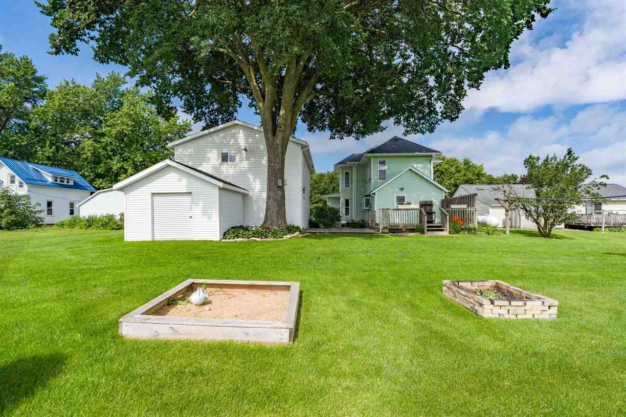316 N Washington Street Wyoming IA 52362