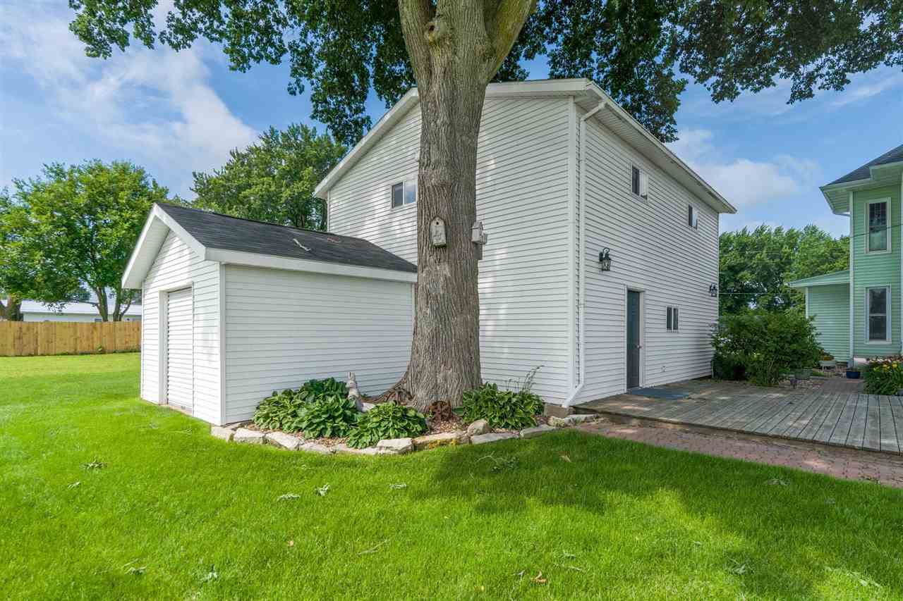 316 N Washington Street Wyoming IA 52362