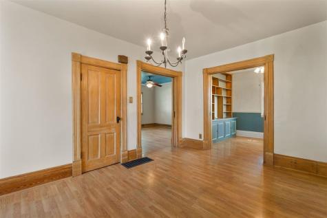 316 N Washington Street Wyoming IA 52362