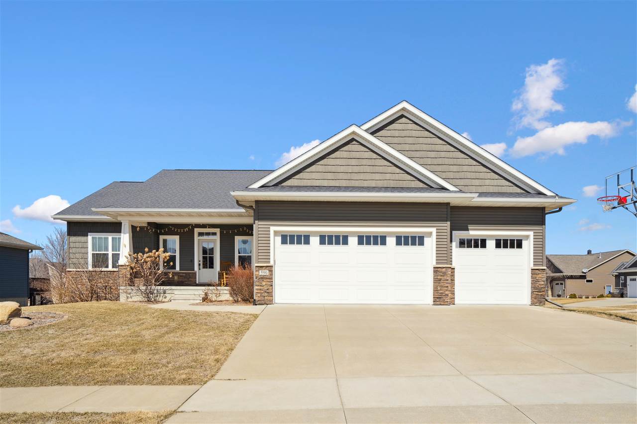590 Oak Park Circle Marion IA 52302