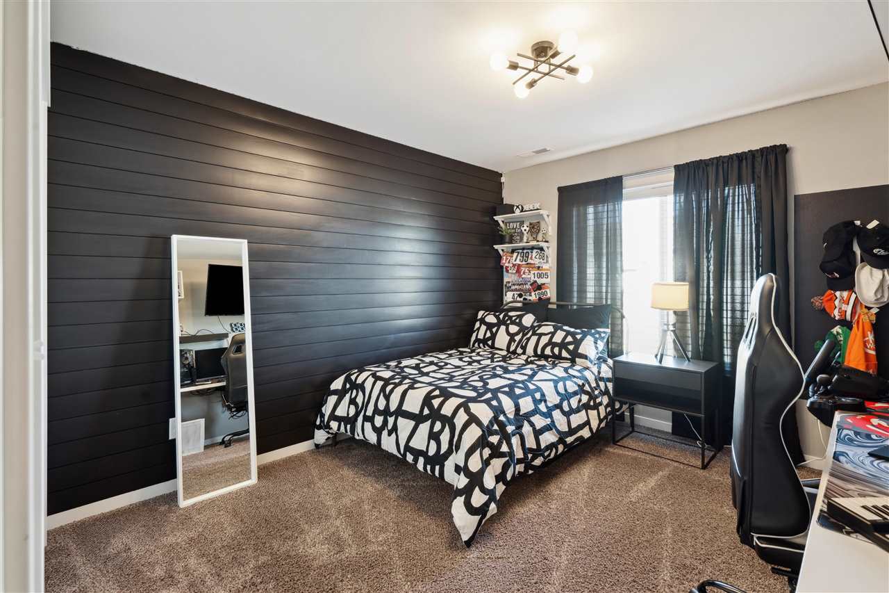 590 Oak Park Circle Marion IA 52302