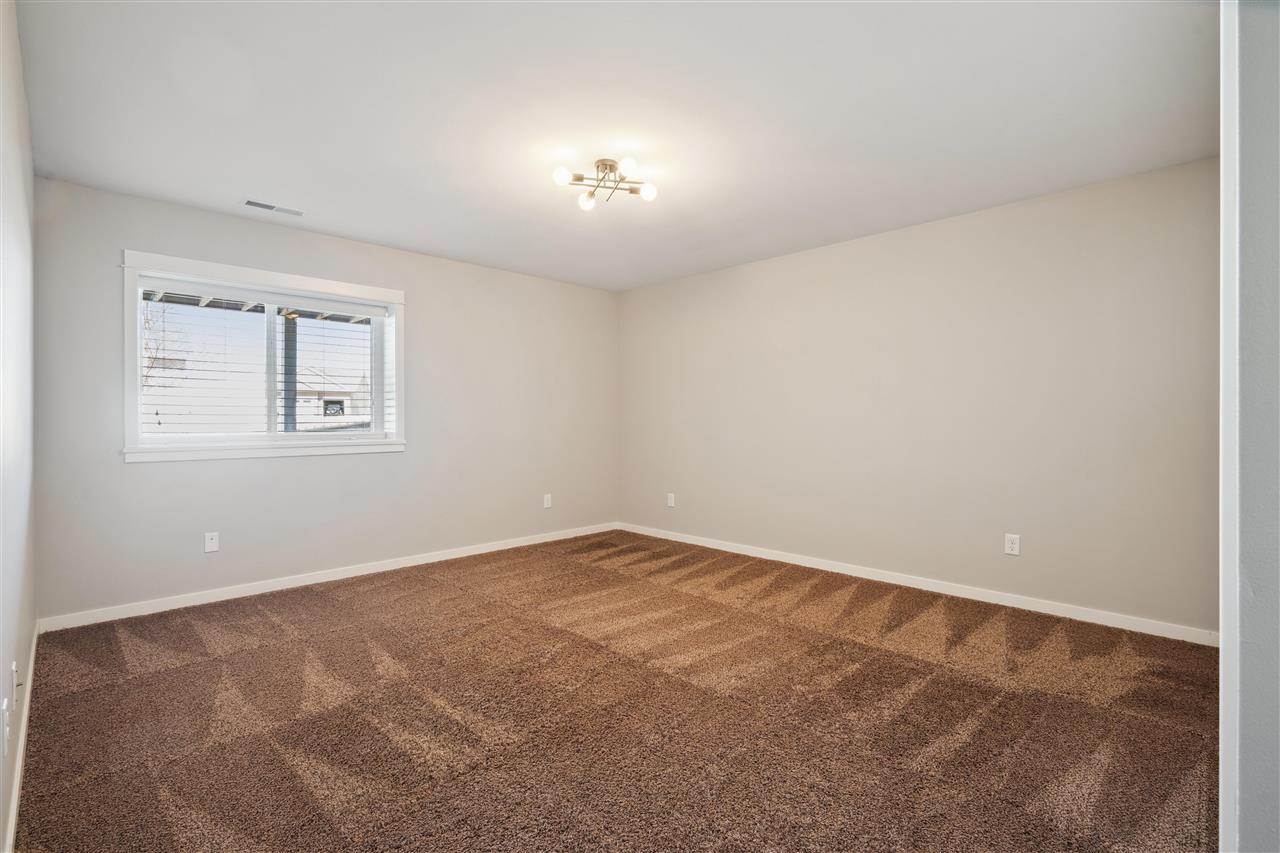 590 Oak Park Circle Marion IA 52302