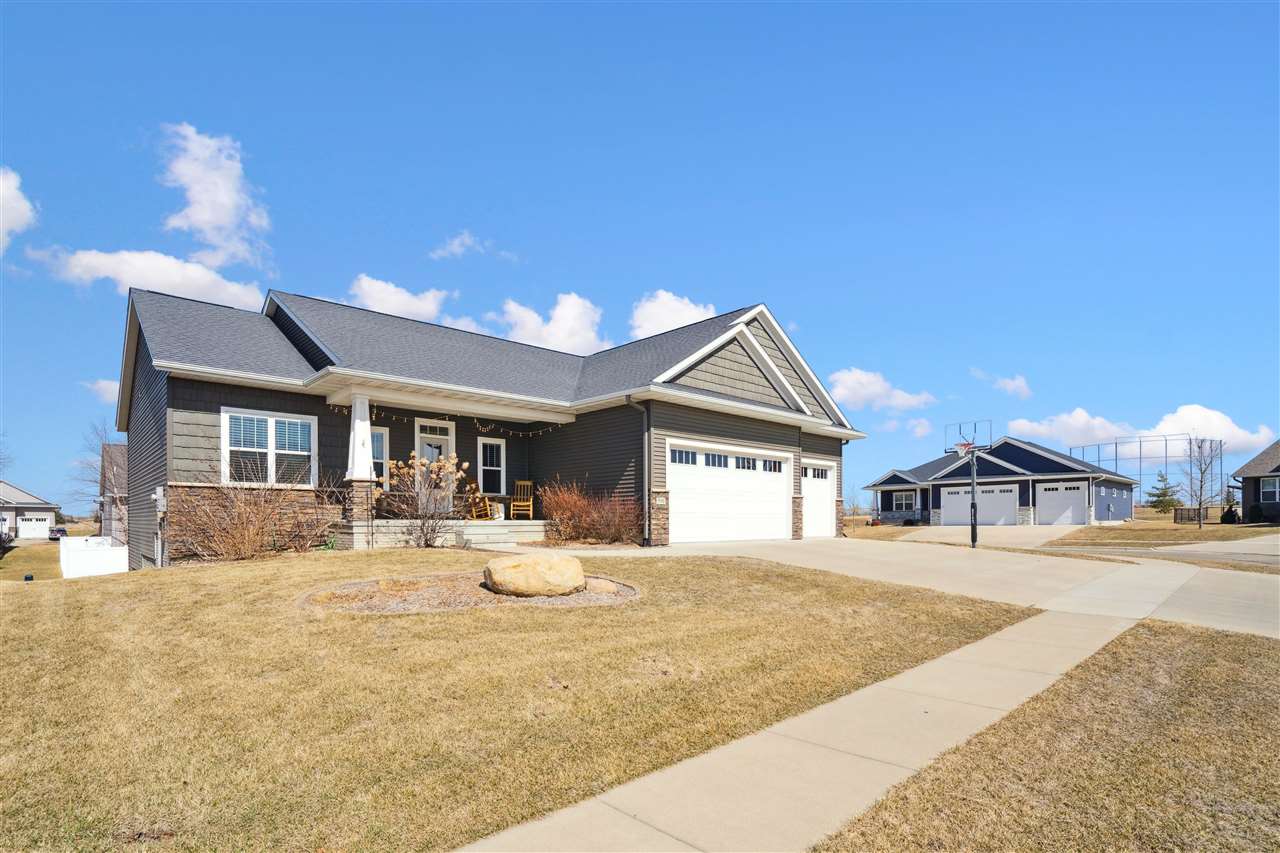 590 Oak Park Circle Marion IA 52302