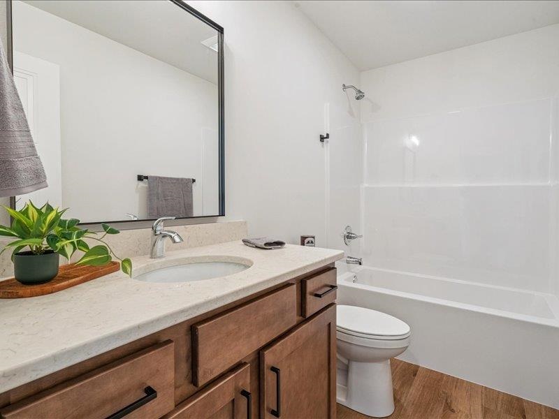 96 Huntington Iowa City IA 52245