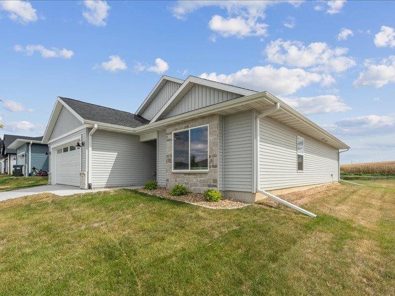 96 Huntington Iowa City IA 52245