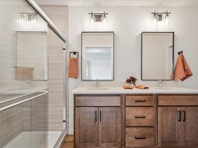 96 Huntington Iowa City IA 52245