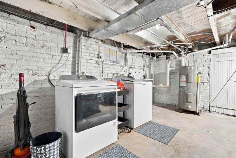 577 W Washington Street Marengo IA 52301