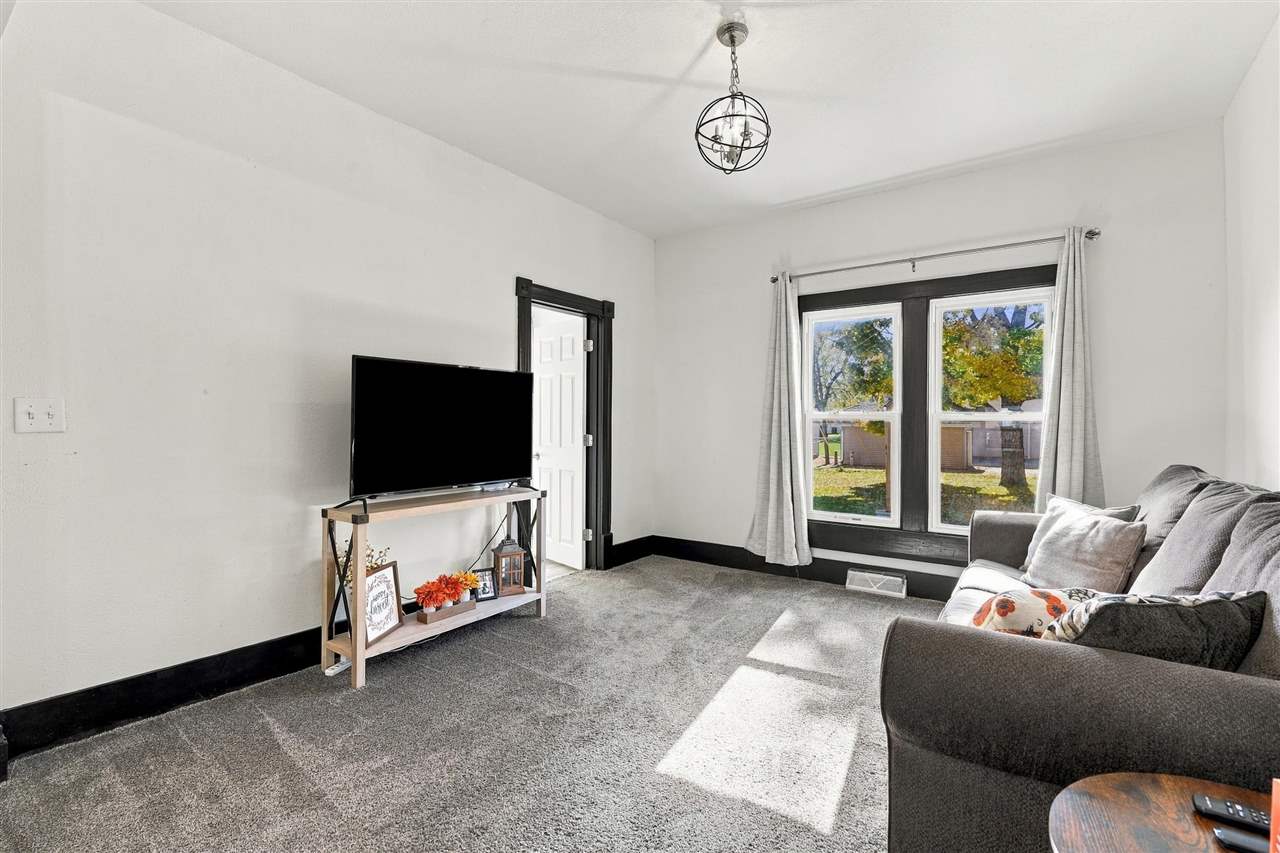 577 W Washington Street Marengo IA 52301