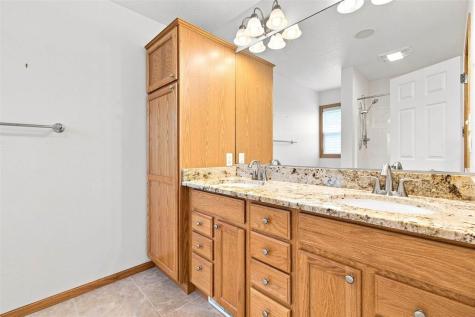 1611 Pine Ridge Court Coralville IA 52241