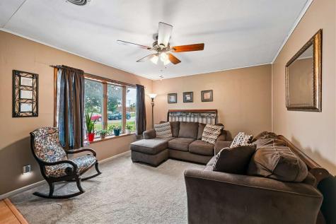 2430 3rd Avenue Marion IA 52302