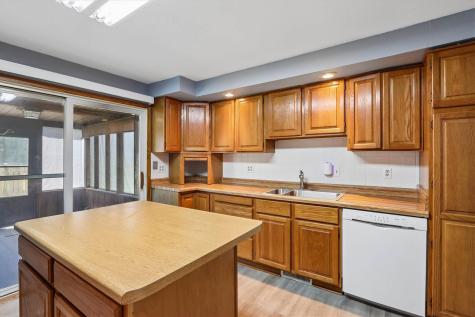 71 S Ella Street Riverside IA 52327