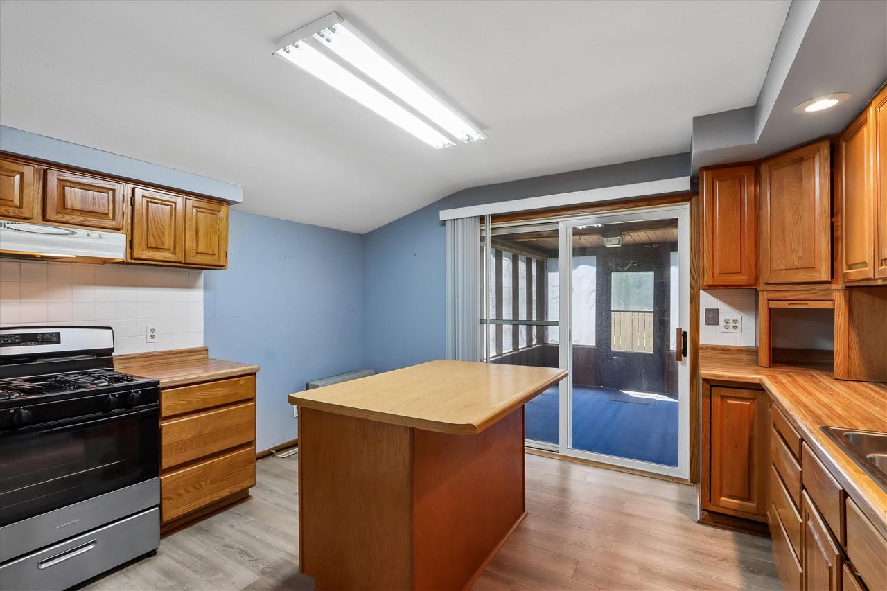 71 S Ella Street Riverside IA 52327