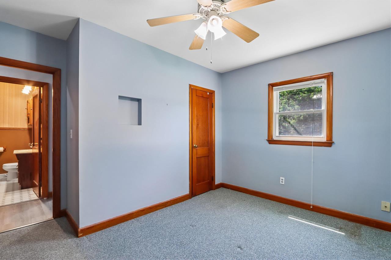 71 S Ella Street Riverside IA 52327