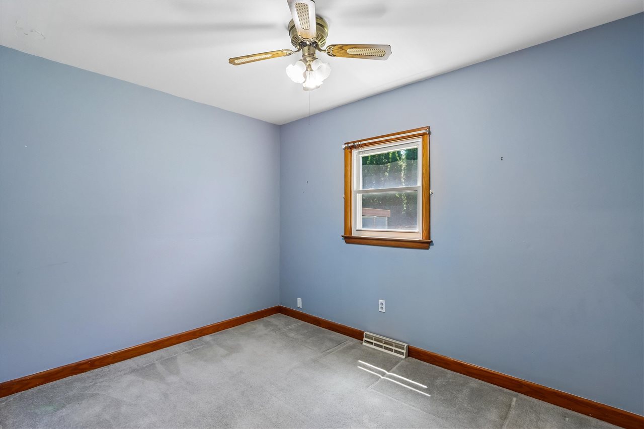 71 S Ella Street Riverside IA 52327