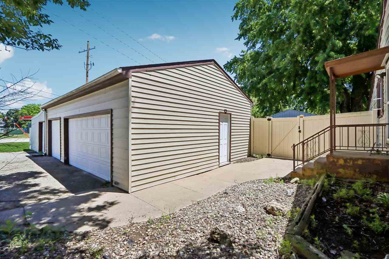 71 S Ella Street Riverside IA 52327